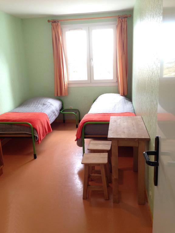 Village Vacances Les Alerions Talloires Ruang foto